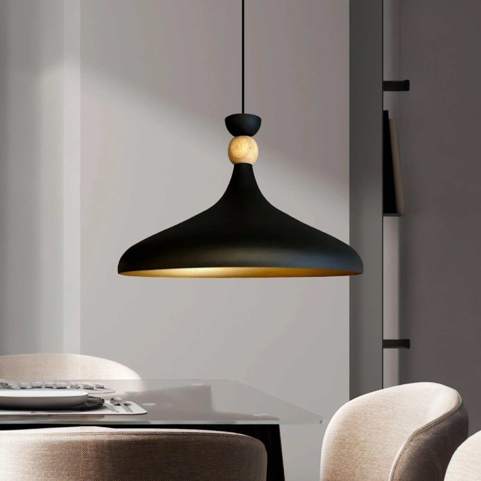 Champion Hutkopf-Kronleuchter aus Holz